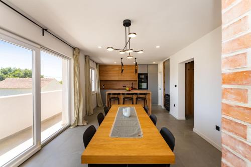 MY DALMATIA - Villa Campi Dalmatia with private heated pool and sauna in กาโลวัซ