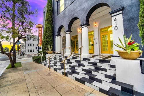 Balboa Park Hotel Downtown Little Italy near San Diego Zoo