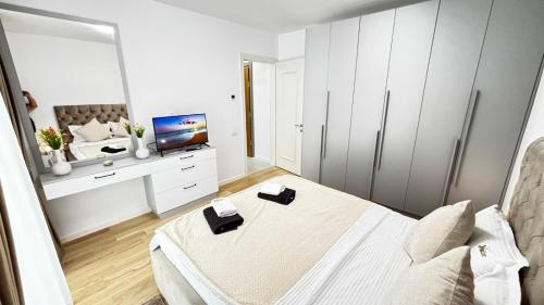 Deluxe One-Bedroom Apartment with Garden View image 9