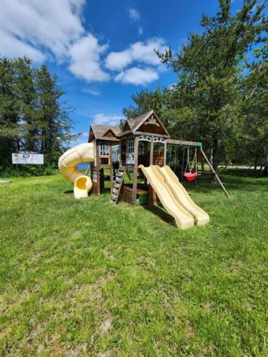 Játszótér, Domaine du Lac Eden in Dolbeau-Mistassini (QC)