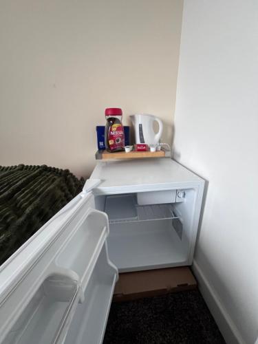 Double Bedroom - Private Bathroom - City Centre, Manchester (photo 4)