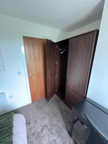 Double Bedroom - Private Bathroom - City Centre, Manchester (photo 8)