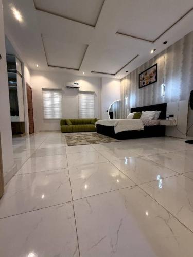 Four-Bedroom House image 4