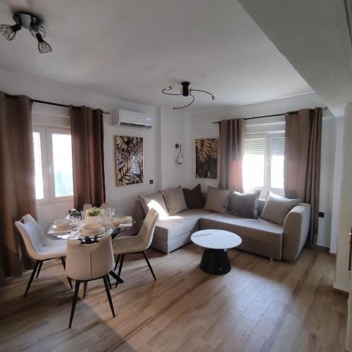 Aelia Central City Apartments 2 in แอเล็กซานดรูพอลี