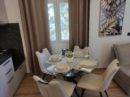 Aelia Central City Apartments 2 in แอเล็กซานดรูพอลี