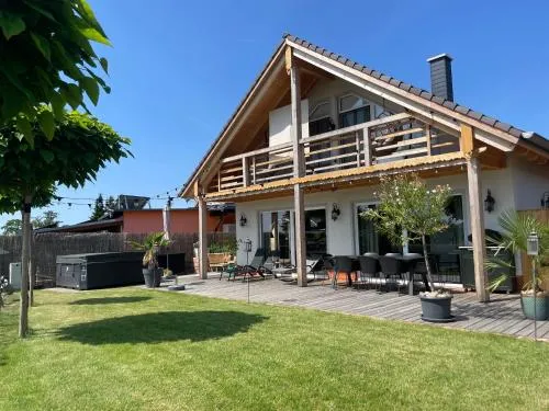 Landliebe, Ferienhaus, 3 Schlafzimmer mit Sauna und Outdoor Whirlpool in Geierswalde, Deutschland
