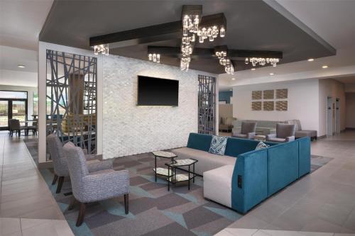 ล็อบบี้, Best Western Premier Hotel at Fisher's Landing in แวนคูเวอร์ (WA)