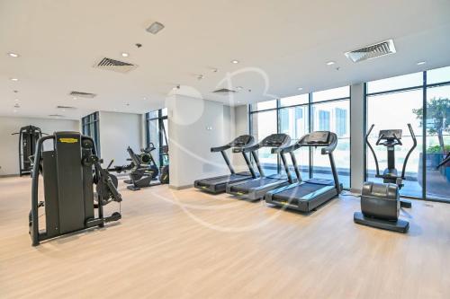 Modern Cozy 1BR Retreat Azizi Riviera Dubai, Dubai (photo 6)