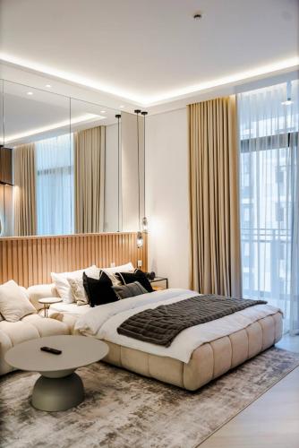 Luxury Upgraded Studio in Wilton Park Residences - image 4