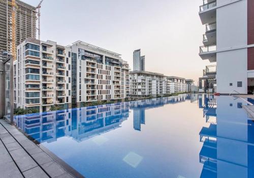 Luxury Upgraded Studio in Wilton Park Residences - image 9