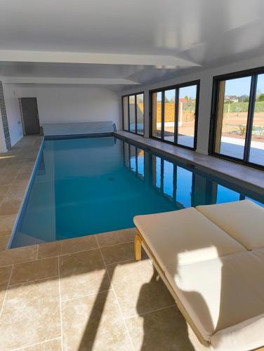 Skats, LES PATICHERES - L'Etable avec accès piscine (LES PATICHERES - L'Etable avec acces piscine) in Vassonville