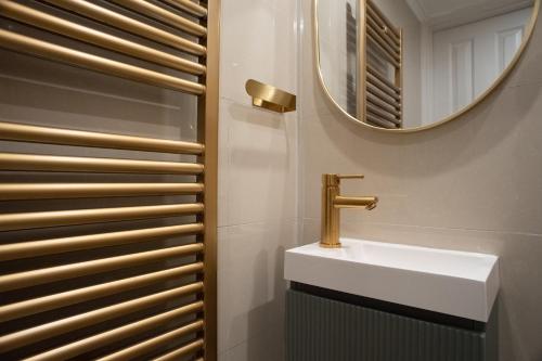 Mayfair Royale 8 - image 7