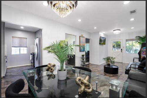 LUXURY VILLA Estate Oasis