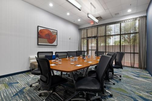 SpringHill Suites McAllen - image 11