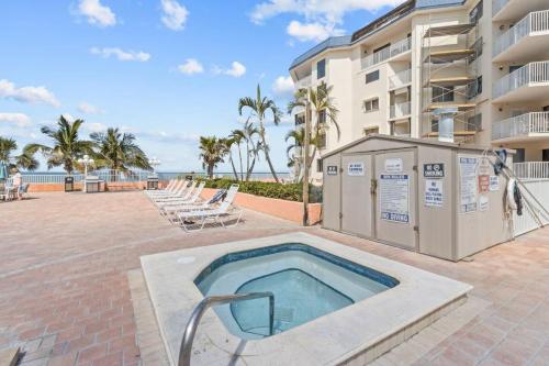 Hot tub, Beach Cottage #2406 in Indian Shores