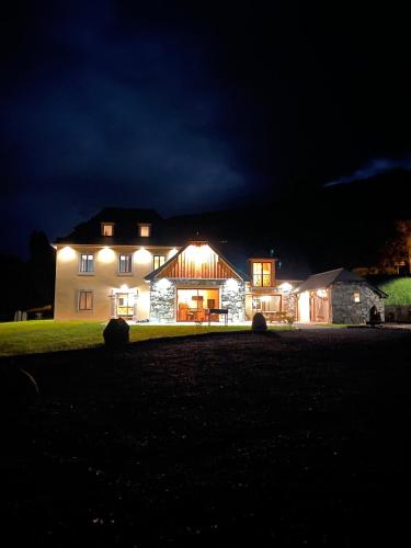 Villa Malinat entre Val d'Azun et Vallée des Gaves (Villa Malinat entre Val d'Azun et Vallee des Gaves) in Arcizans-Avant