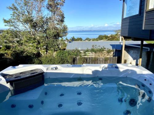 Family home - stunning sea views! in Surfdale