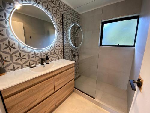 Family home - stunning sea views! in Surfdale