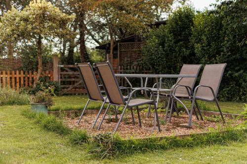 Kert, Dreamy Suffolk Country Cottage Escape in Beccles