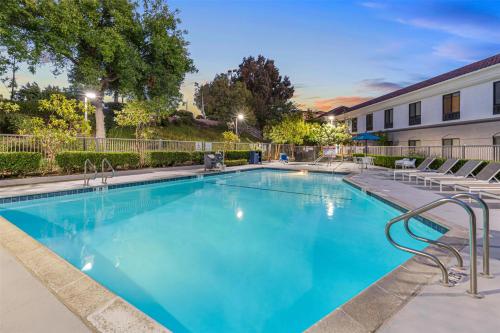 Best Western Valencia/Six Flags Inn & Suites in Santa Clarita, USA