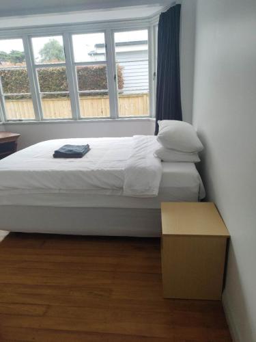 3 Bedroom House A, Auckland (photo 9)