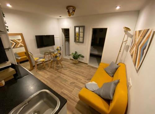Apartamento de 2 hab en calle Tesoro-Malasaña (Apartamento de 2 hab en calle Tesoro-Malasana) in أرفافاشا