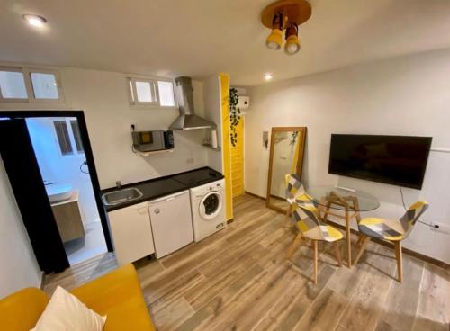 Apartamento de 2 hab en calle Tesoro-Malasaña (Apartamento de 2 hab en calle Tesoro-Malasana) in أرفافاشا
