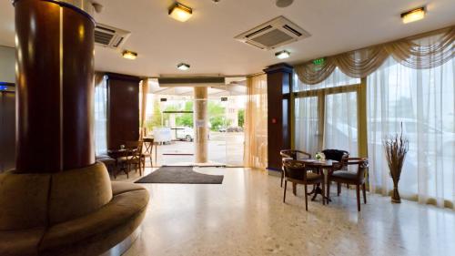 Nadejda Hotel – Sofia, NY