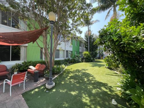 Градина, Hotel Pacific Garden near LAX and Sofi stadium in Лос Анджелис (Калифорния)