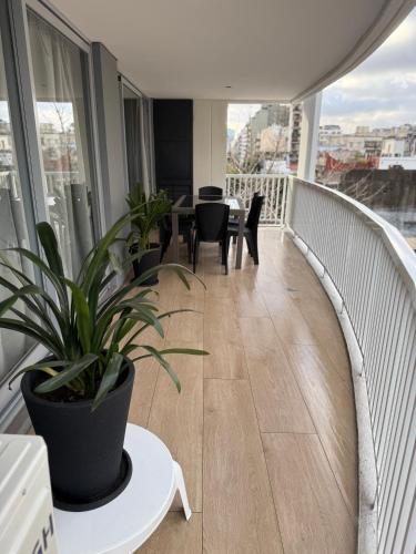 One-Bedroom Apartment image 2