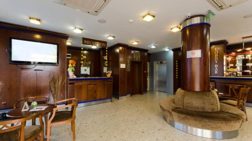 Nadejda Hotel - image 5