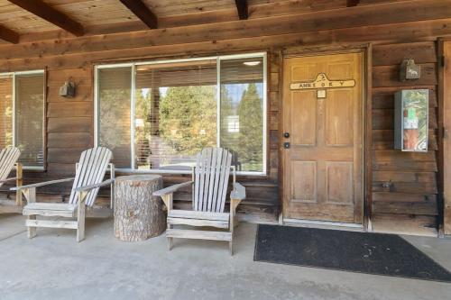 Timberline Retreat CN Lodge #3 in Porterville