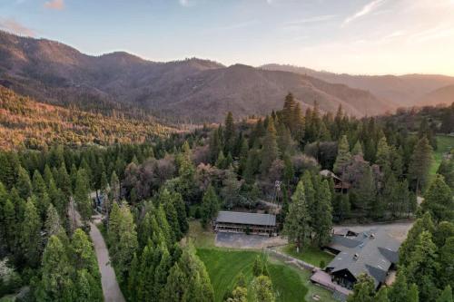 Timberline Retreat CN Lodge #3 in Porterville