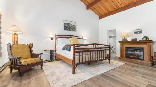 Camp Nelson Lodge Room 6 in Porterville