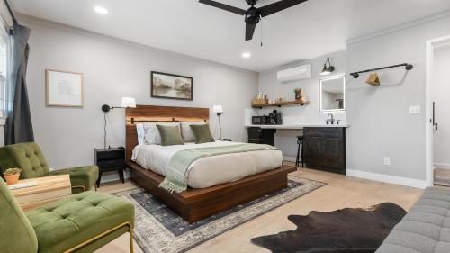 . The Whitney- Sequoia Motel RM7
