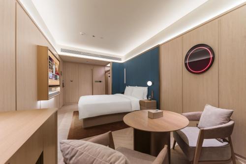 Deluxe Room (1 adult + 2 children) image 1