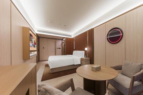 Deluxe Room (1 adult + 2 children) image 2