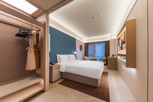 Deluxe Room (1 adult + 2 children) image 3