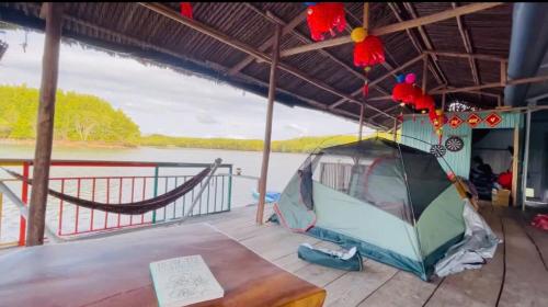 Cần Giờ Floating House (Can Gio Floating House) in Can Gio