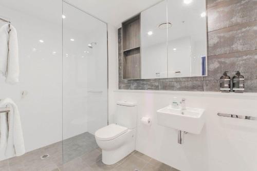 free parking great location 2 bds apt chatswood62 - image 9