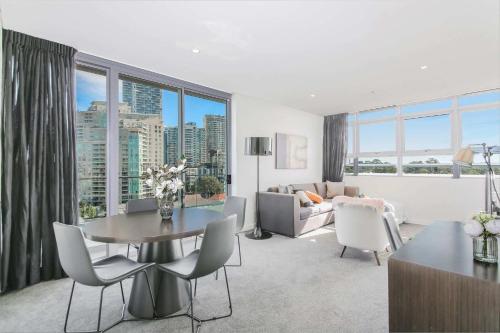 free parking great location 2 bds apt chatswood62 - image 5