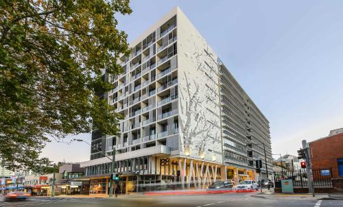 free parking great location 2 bds apt chatswood62 - image 12