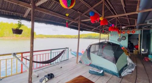 Cần Giờ Floating House (Can Gio Floating House) in Can Gio