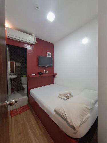 EL-GRANDE INN PIY MARGAL SAMPALOC MANILA in Sampaloc