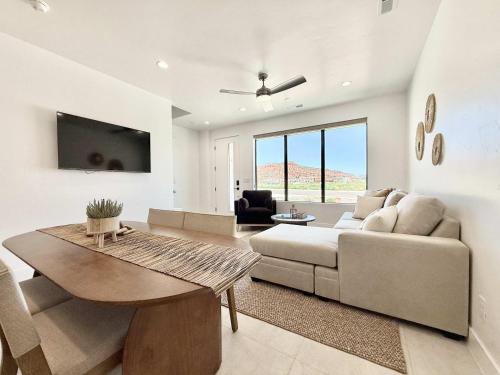Luxury Desert Townhome in Kanab near Zion - image 10