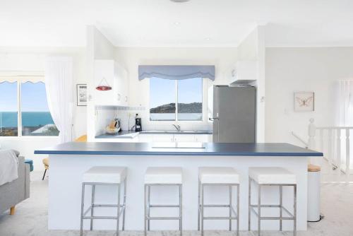 keuken, Casa Azul Beachfront Bliss for Group Adventures in Christies Beach