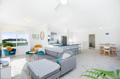 keuken, Casa Azul Beachfront Bliss for Group Adventures in Christies Beach