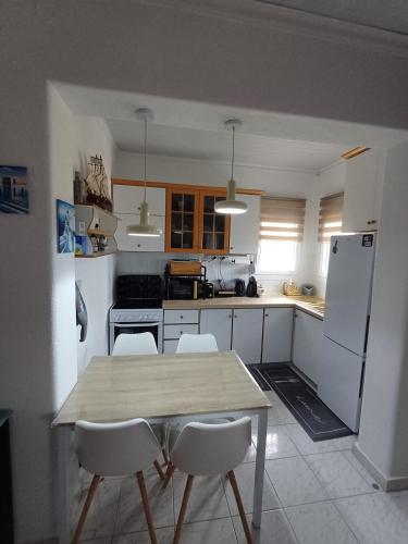 Kitchen, LA Home in Fanari