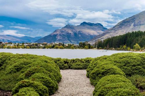 Oaks Queenstown Club Suites – Queenstown, CA