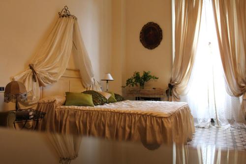 Family Room with Garden View